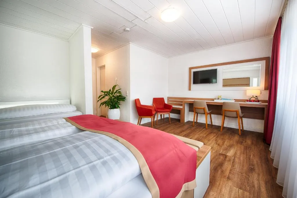 Dreibettzimmer